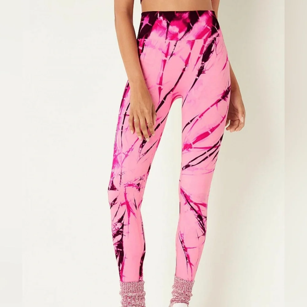 🆕PINK Victoria’s Secret Pink Spiral Tie Dye Set, M, S